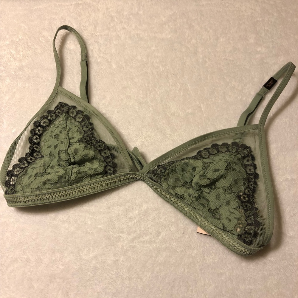 Victoria’s Secret NWT Triangle Bralette
